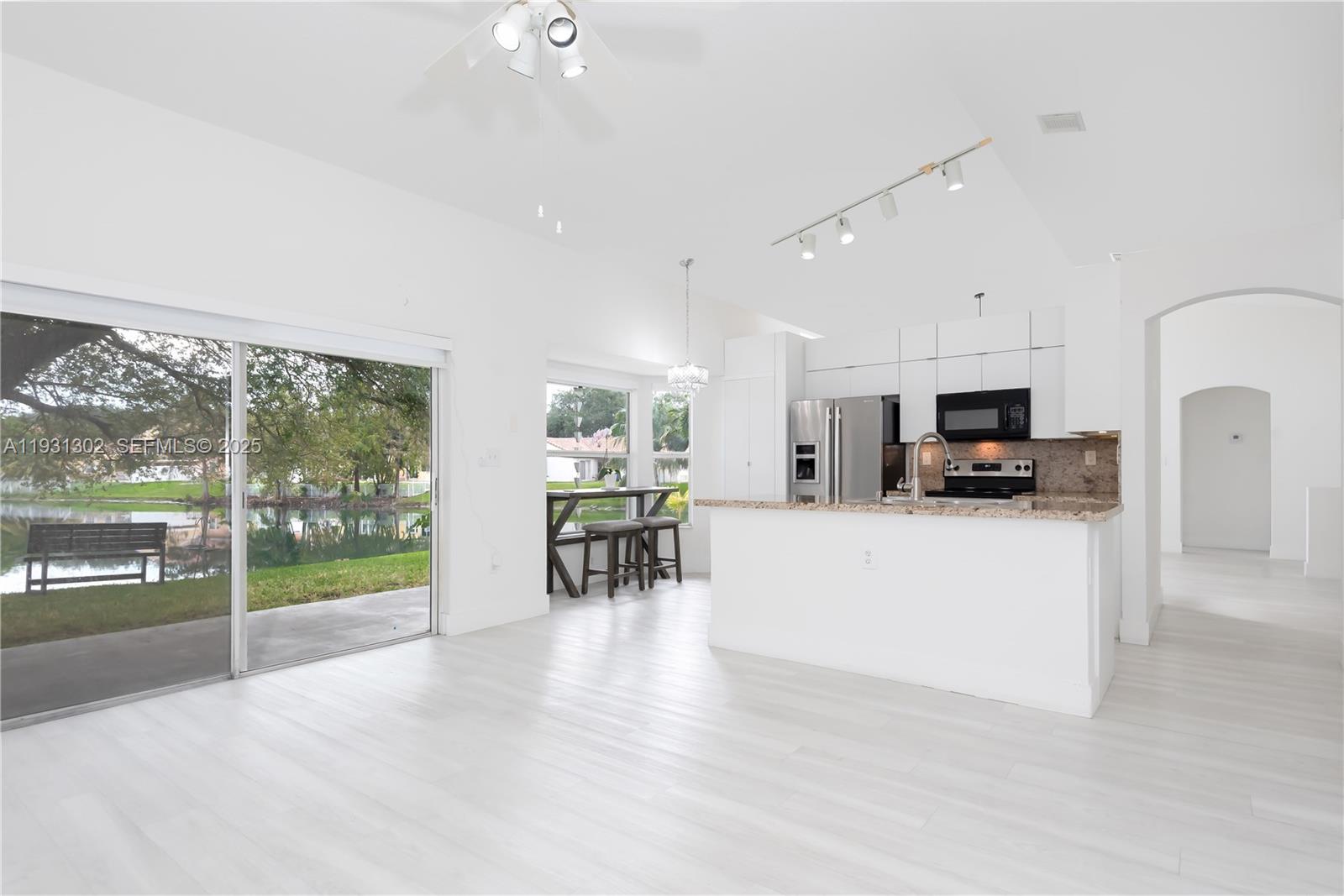 FLAMINGO ESTATES - Residential Lease