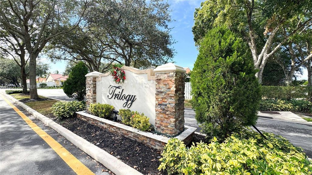 Photo of 1901 SW 129th Ter, Miramar, FL 33027 (MLS # A11931302)