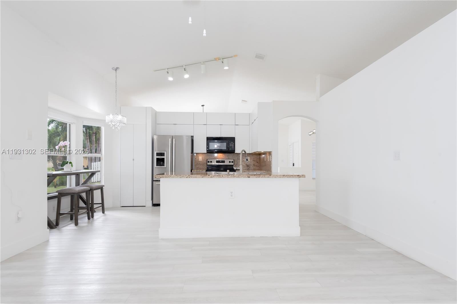 FLAMINGO ESTATES - Residential Lease