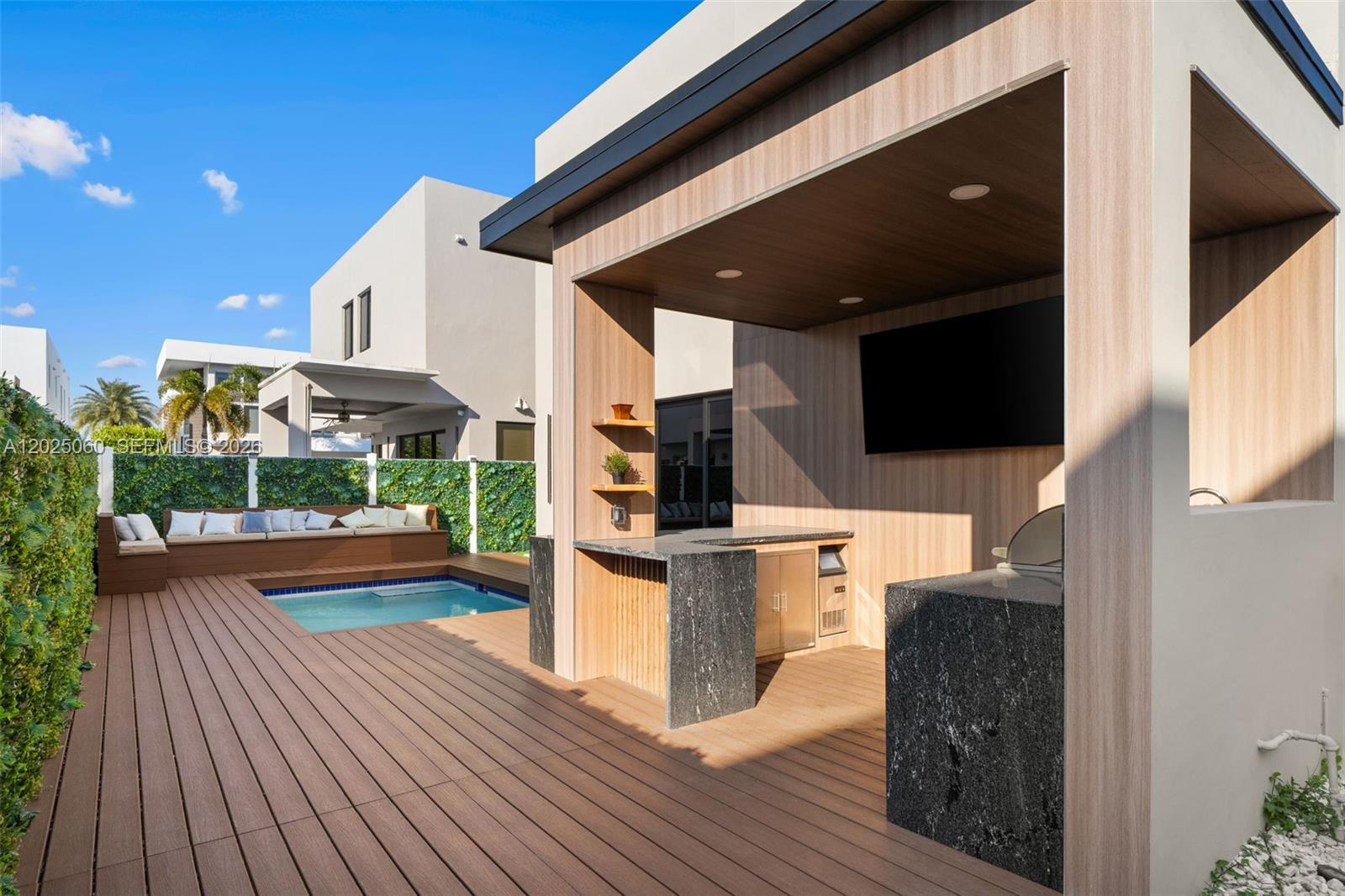 DORAL COMMONS RESIDENTIAL - Residential