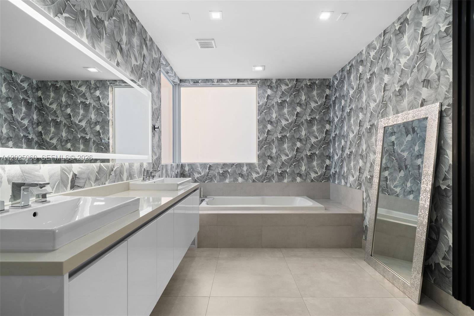 DORAL COMMONS RESIDENTIAL - Residential