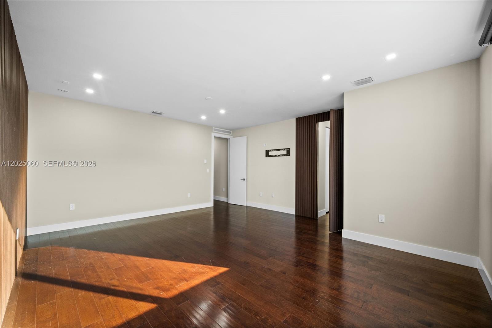 DORAL COMMONS RESIDENTIAL - Residential