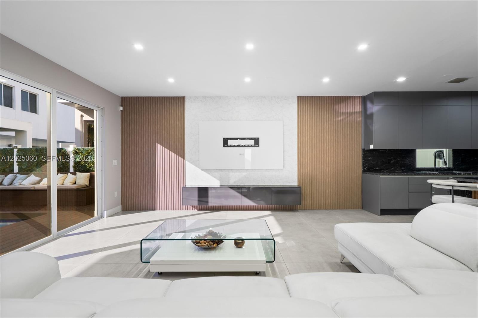 DORAL COMMONS RESIDENTIAL - Residential