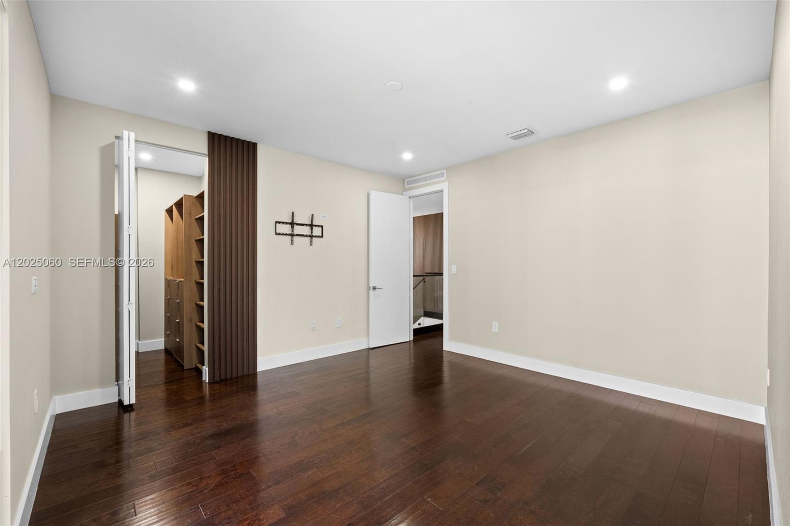 DORAL COMMONS RESIDENTIAL - Residential