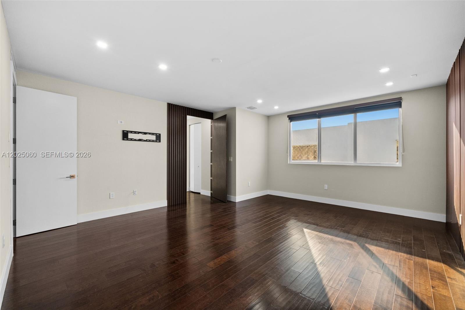 DORAL COMMONS RESIDENTIAL - Residential