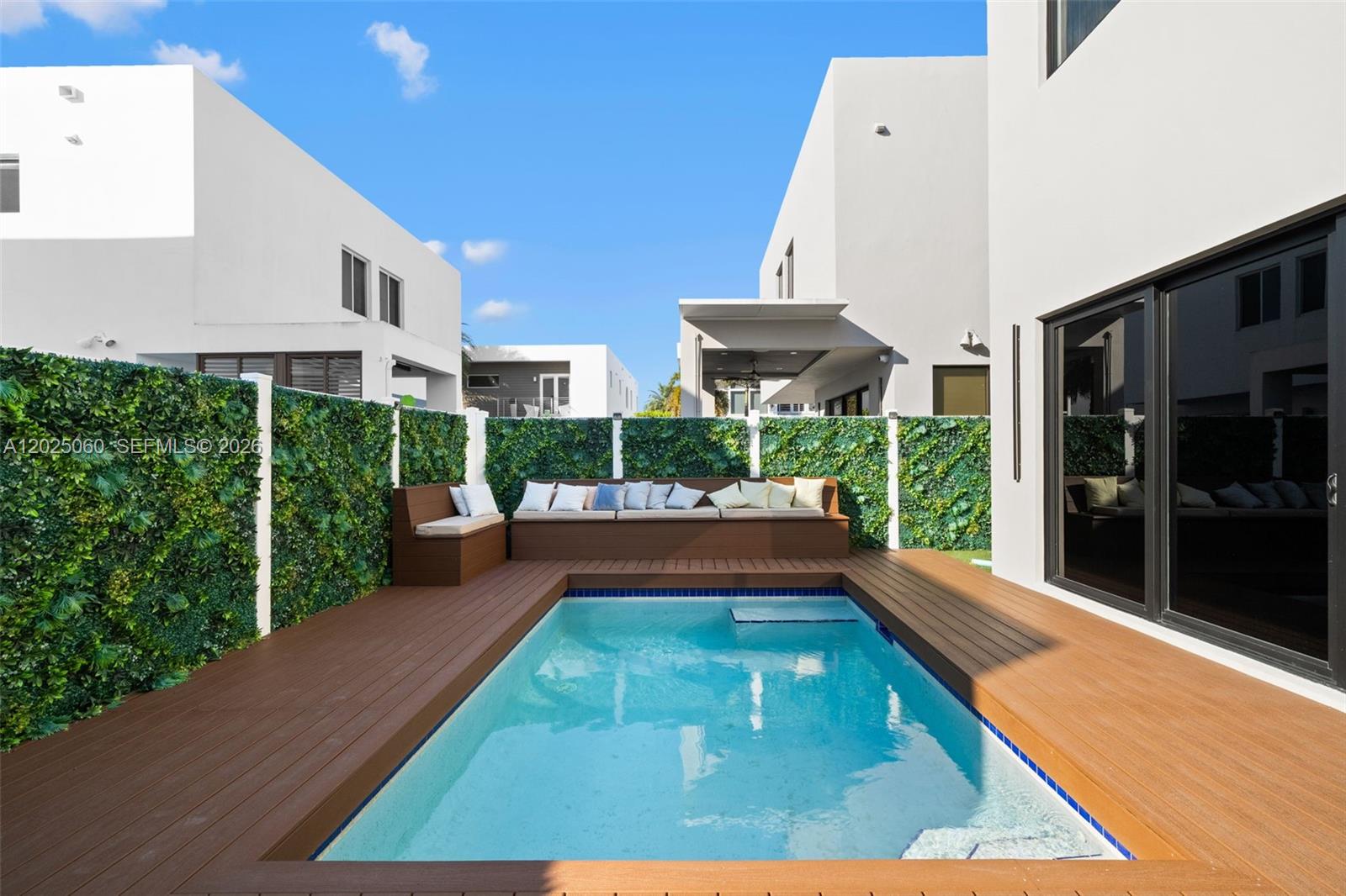 DORAL COMMONS RESIDENTIAL - Residential