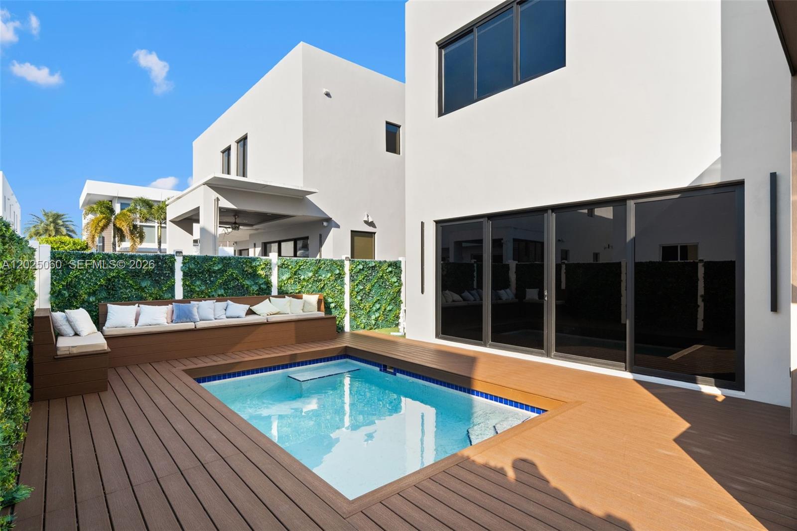 DORAL COMMONS RESIDENTIAL - Residential