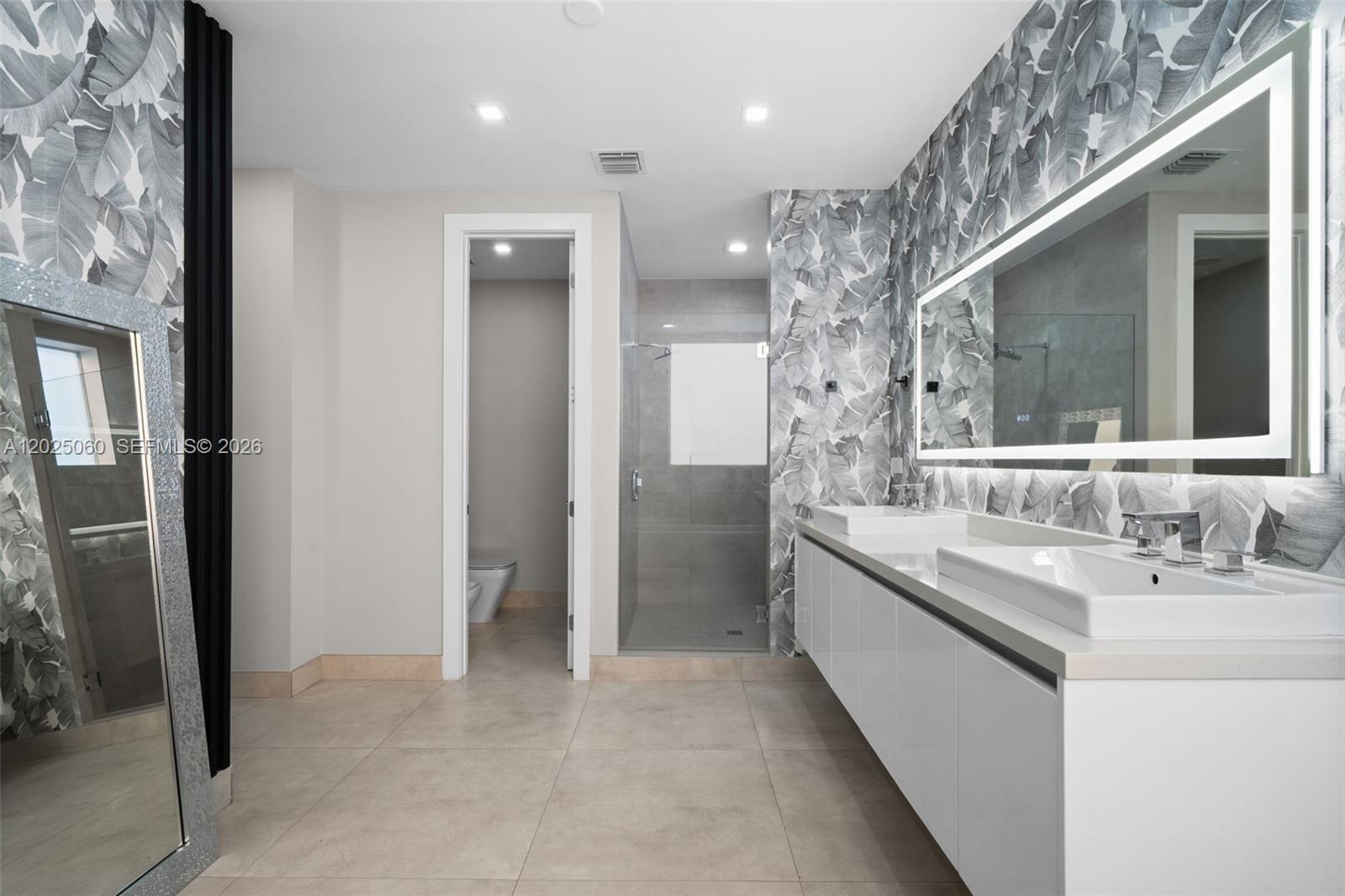 DORAL COMMONS RESIDENTIAL - Residential