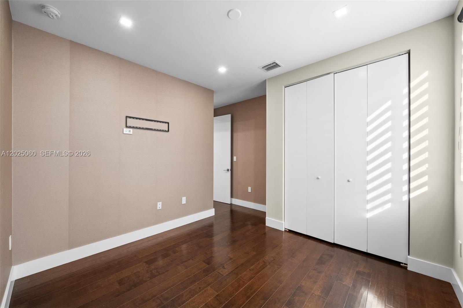 DORAL COMMONS RESIDENTIAL - Residential