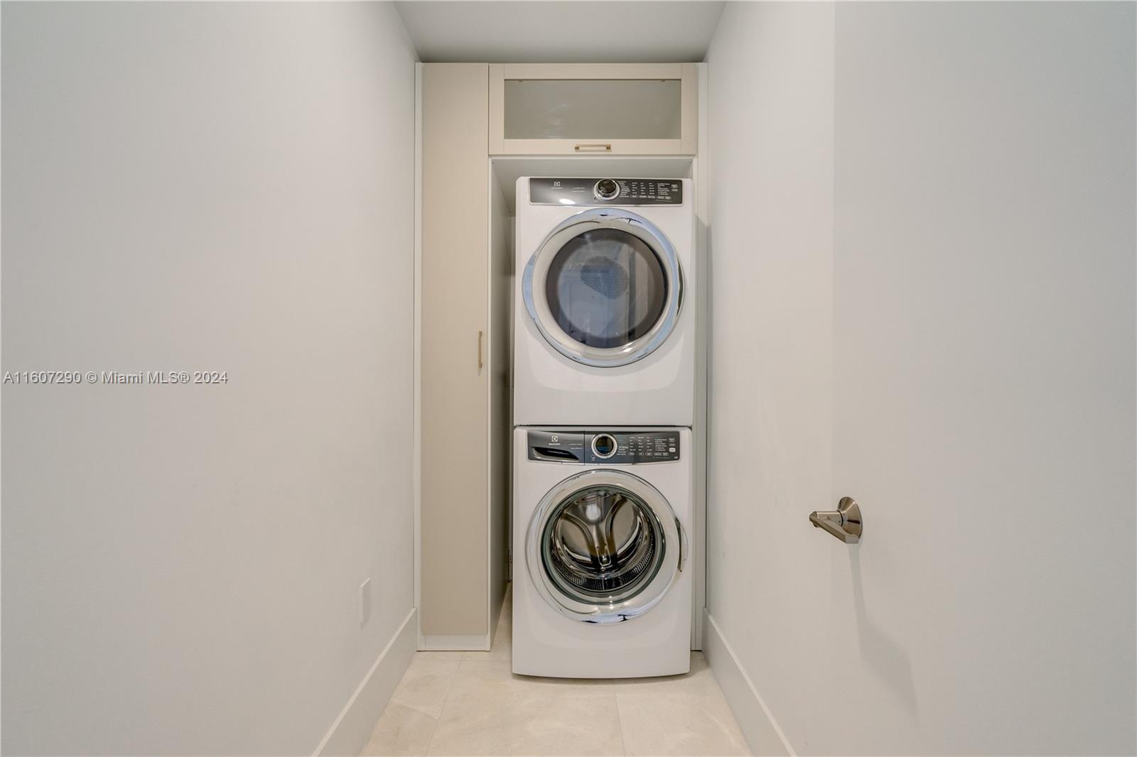 THE ELYSEE CONDO - Residential Lease