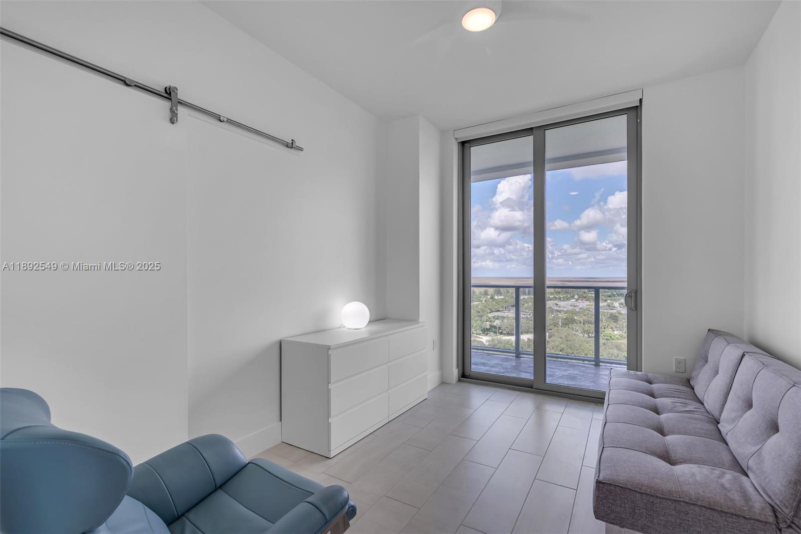 METROPICA NORTH TOWER ONE - Residential