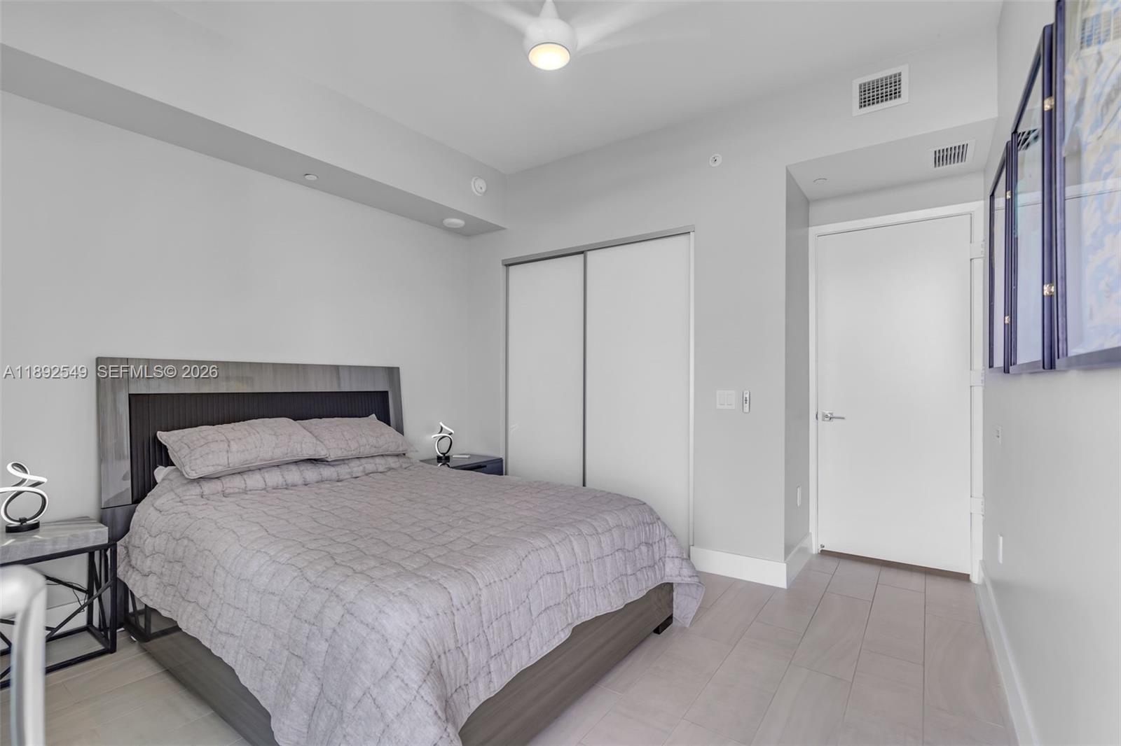 METROPICA NORTH TOWER ONE - Residential