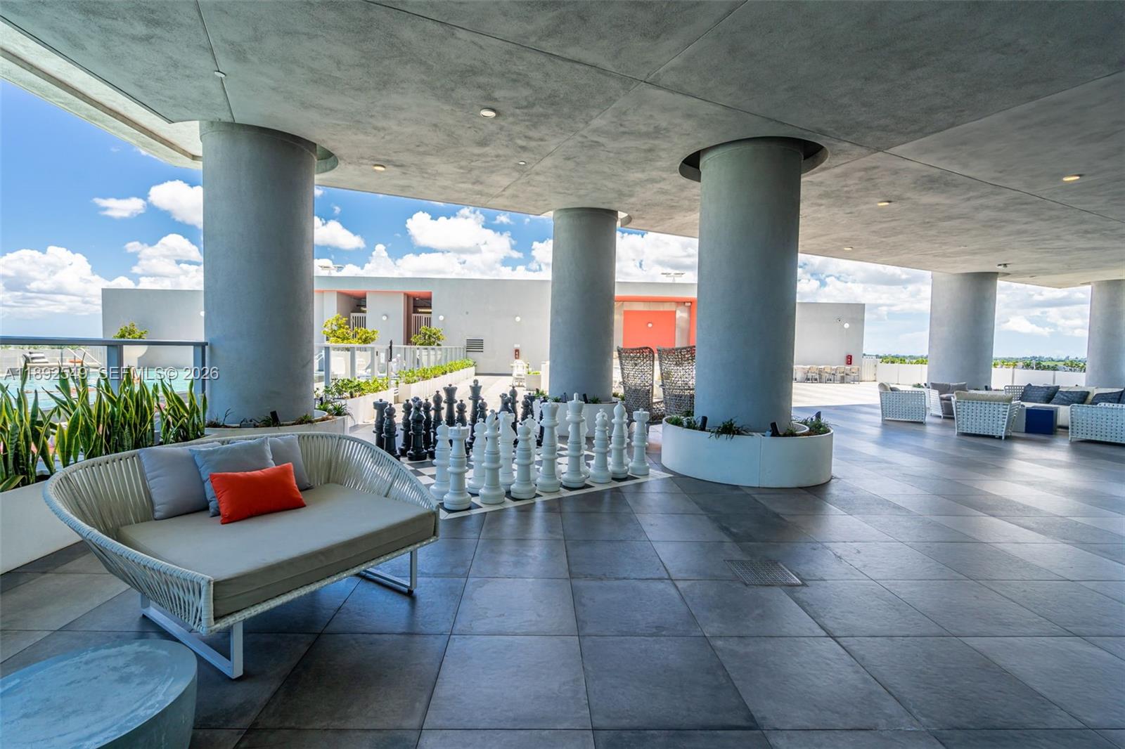 METROPICA NORTH TOWER ONE - Residential