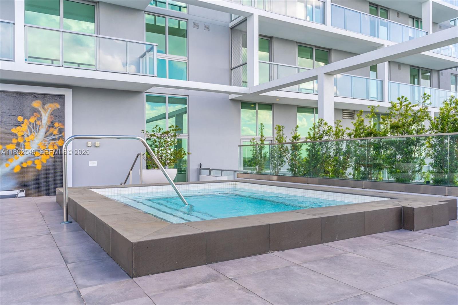 METROPICA NORTH TOWER ONE - Residential