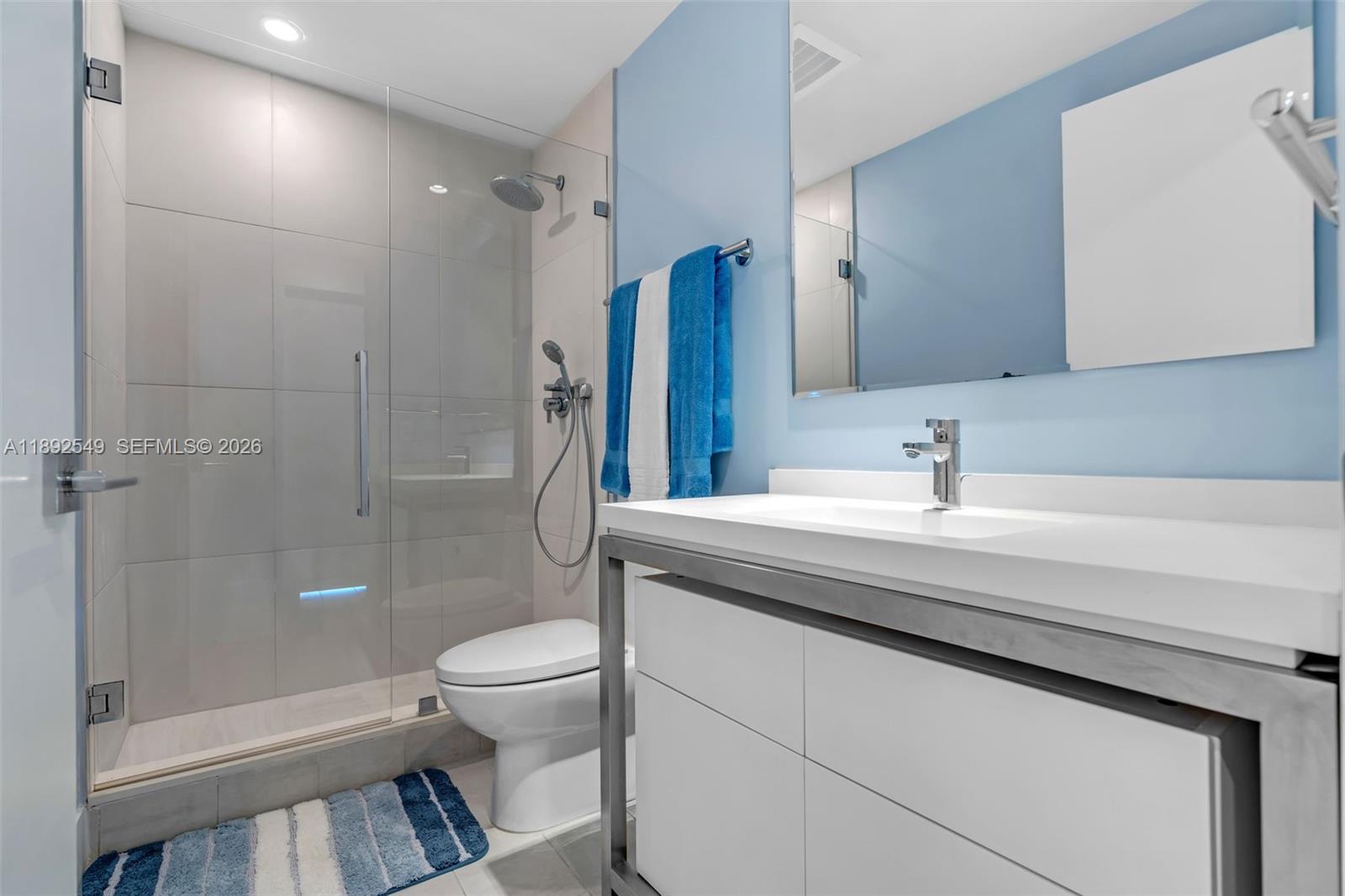 METROPICA NORTH TOWER ONE - Residential