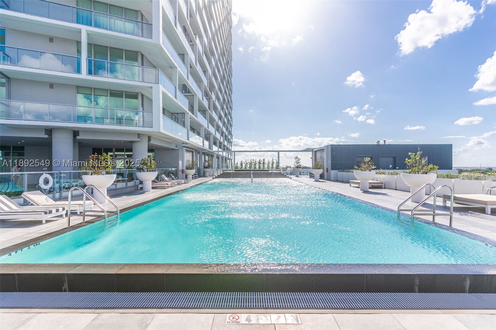 2000 Metropica Way 2001