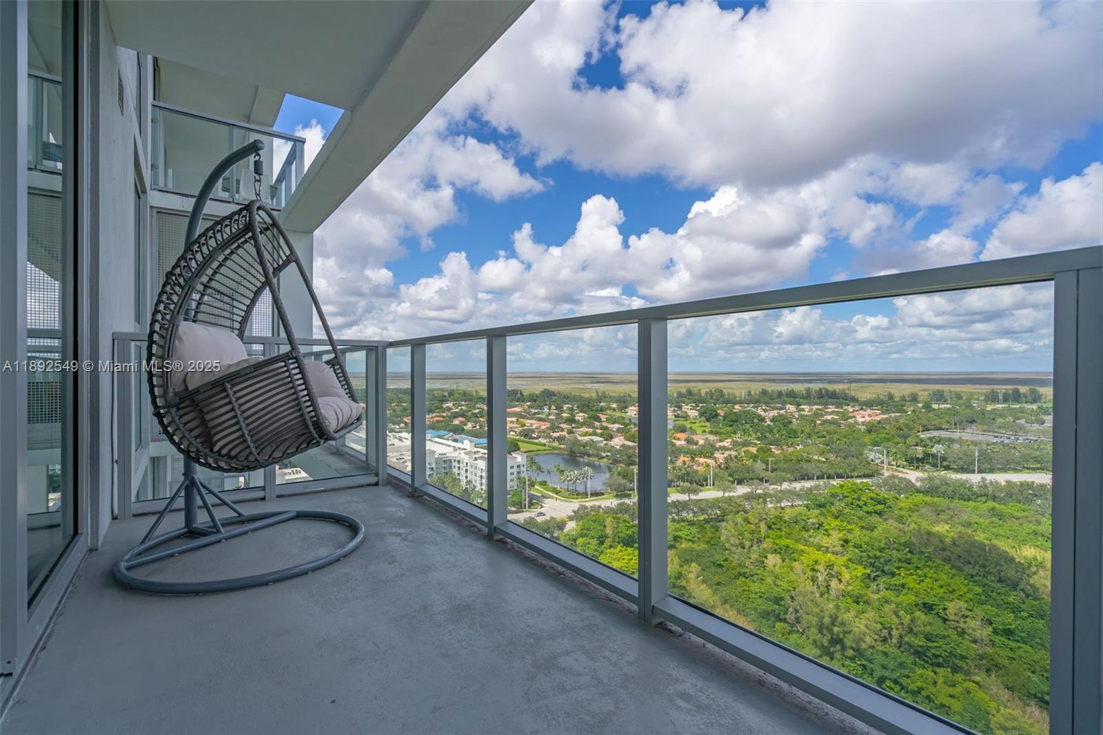 METROPICA NORTH TOWER ONE - Residential