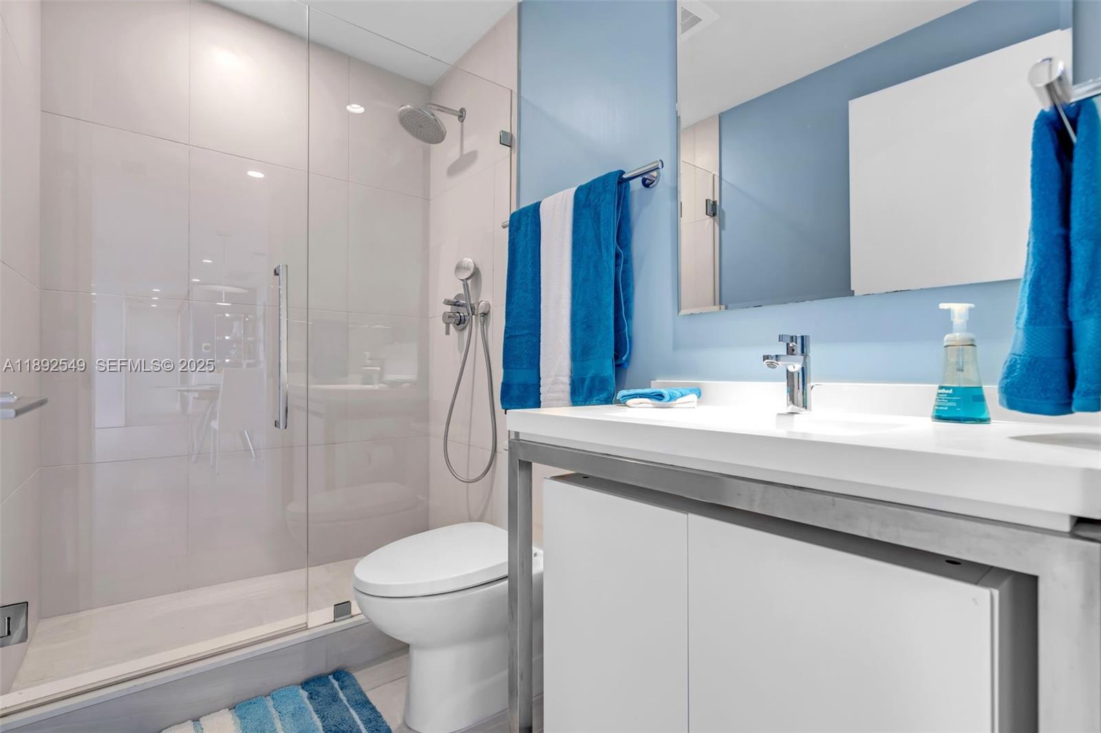 METROPICA NORTH TOWER ONE - Residential