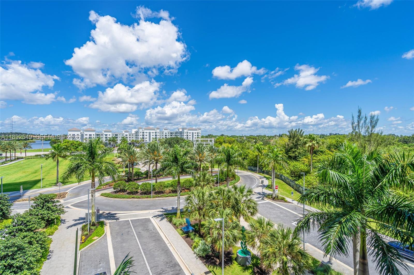 METROPICA NORTH TOWER ONE - Residential