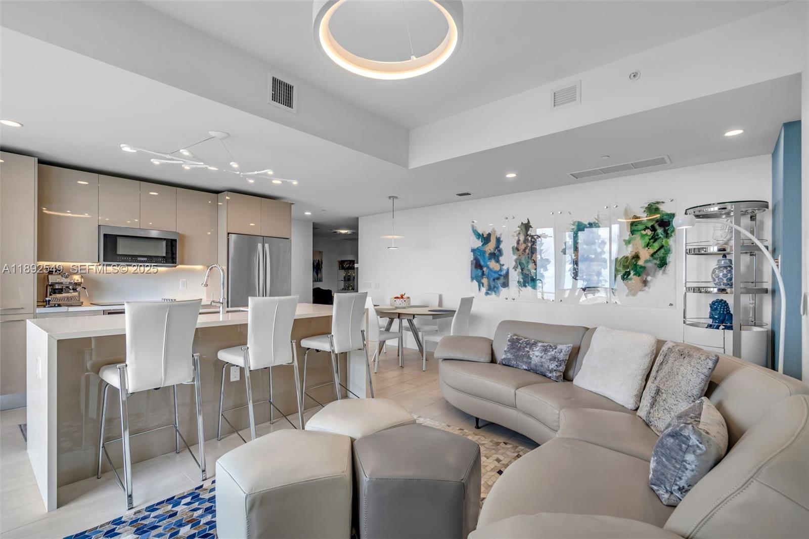 METROPICA NORTH TOWER ONE - Residential