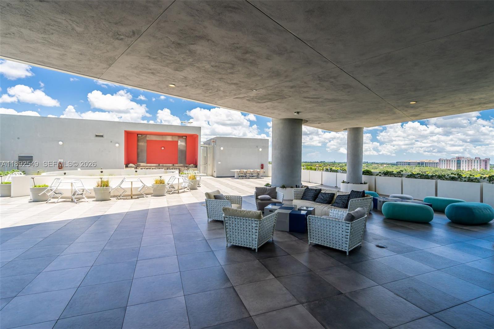 METROPICA NORTH TOWER ONE - Residential