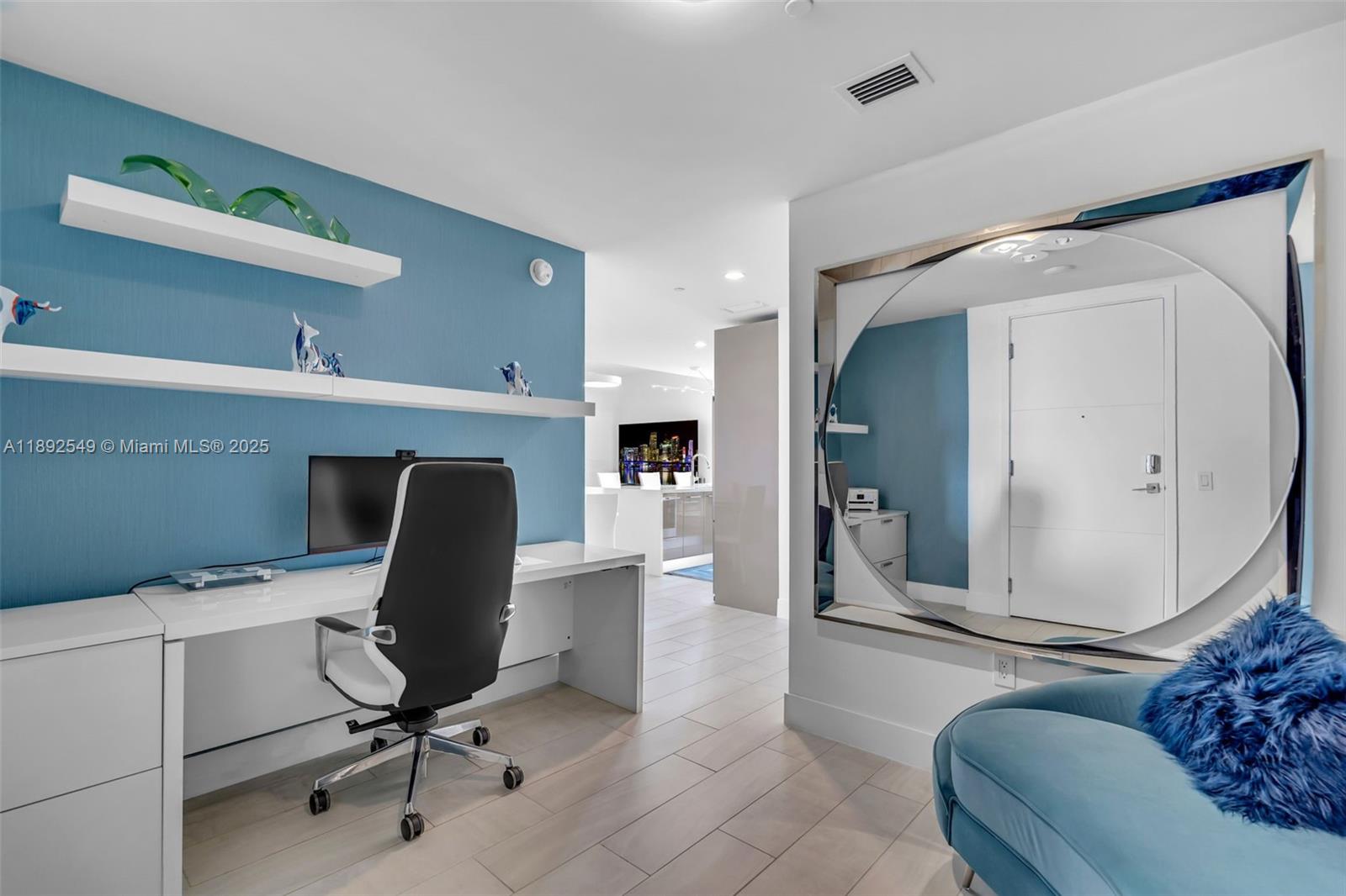 METROPICA NORTH TOWER ONE - Residential