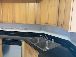 3301 Spanish Moss Ter 906