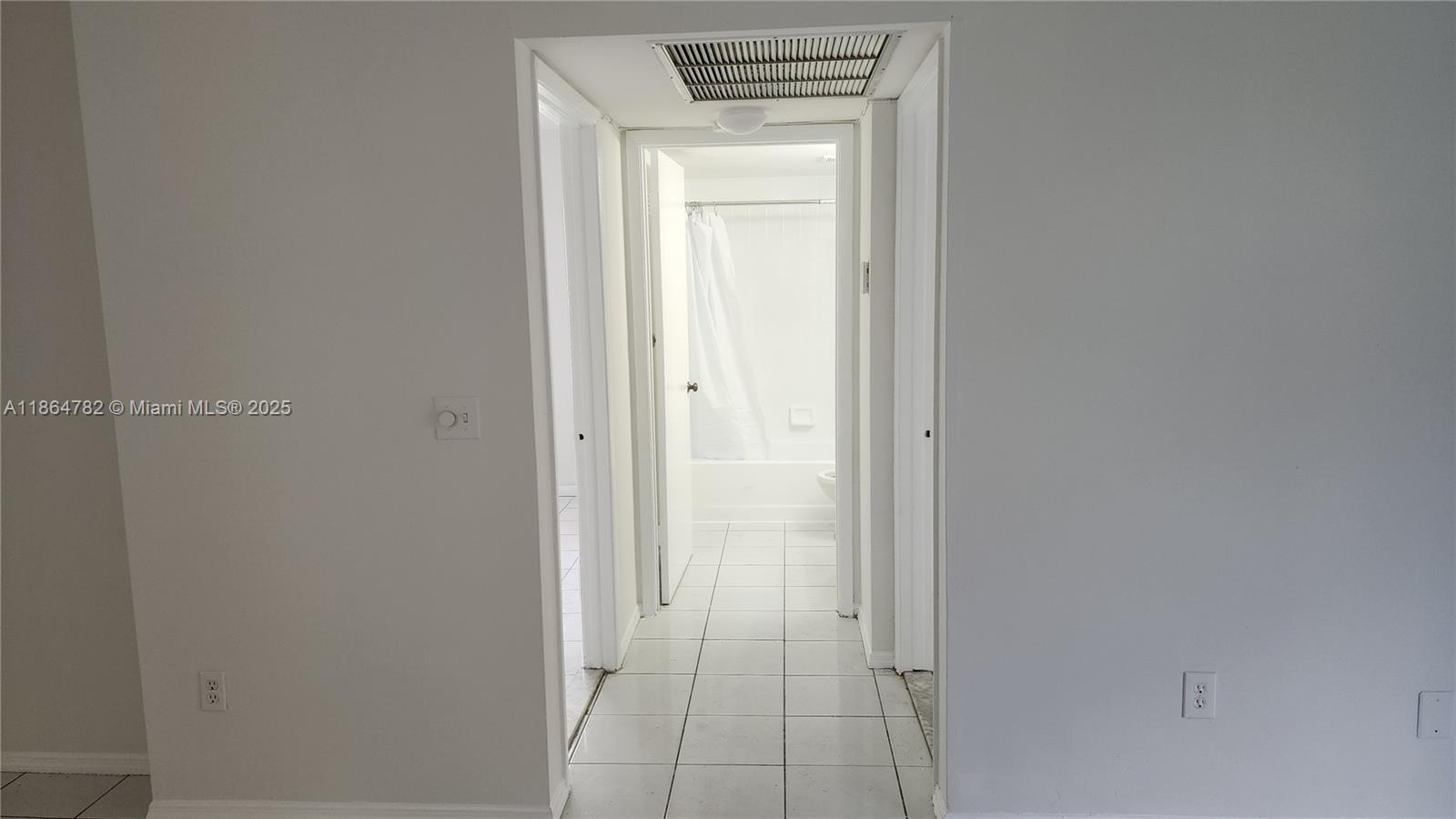 BANYAN TREE SIX CONDO - Residential