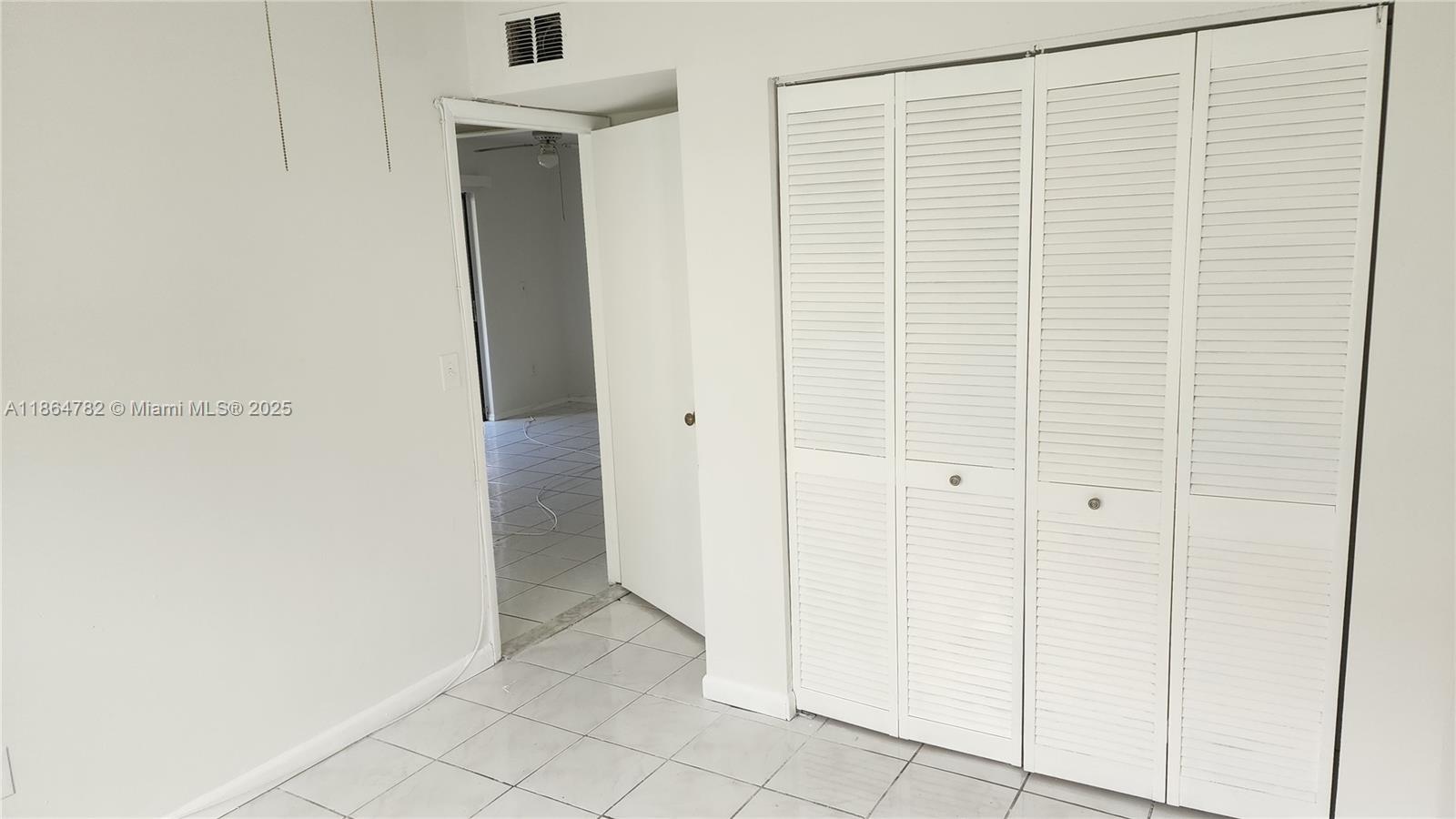 BANYAN TREE SIX CONDO - Residential