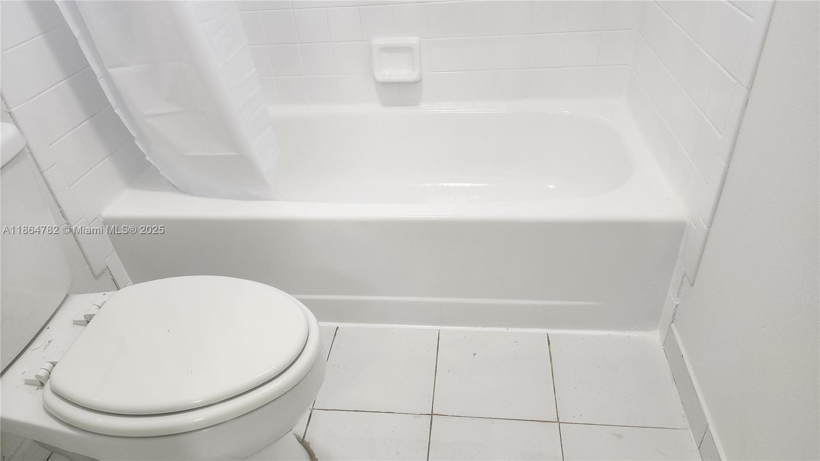 BANYAN TREE SIX CONDO - Residential