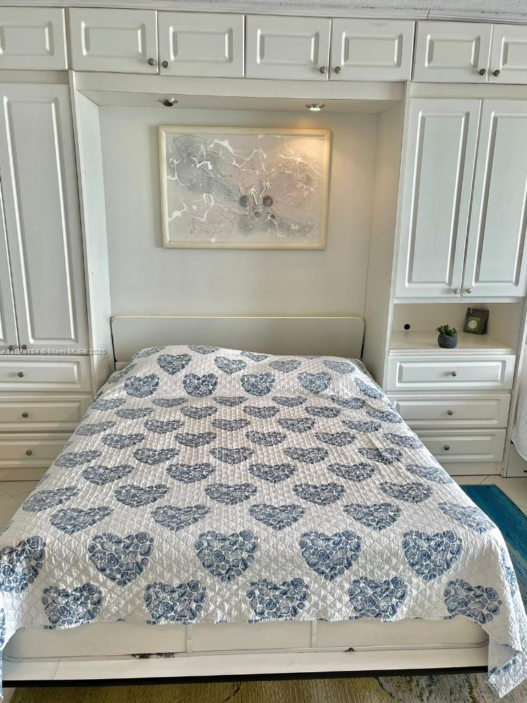 THE AVENTURA BEACH CLUB C - Residential