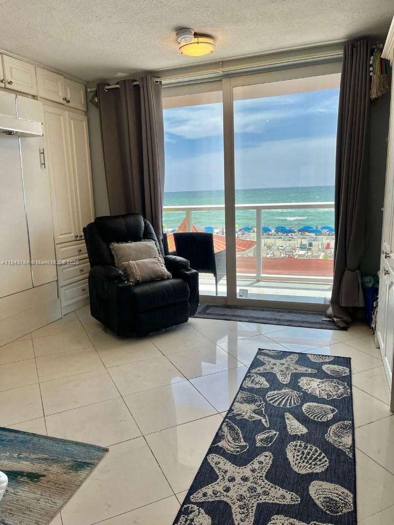 THE AVENTURA BEACH CLUB C - Residential
