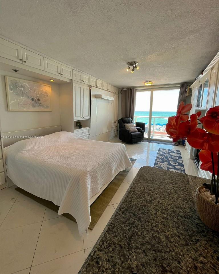 THE AVENTURA BEACH CLUB C - Residential