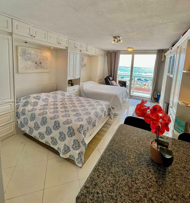 THE AVENTURA BEACH CLUB C - Residential