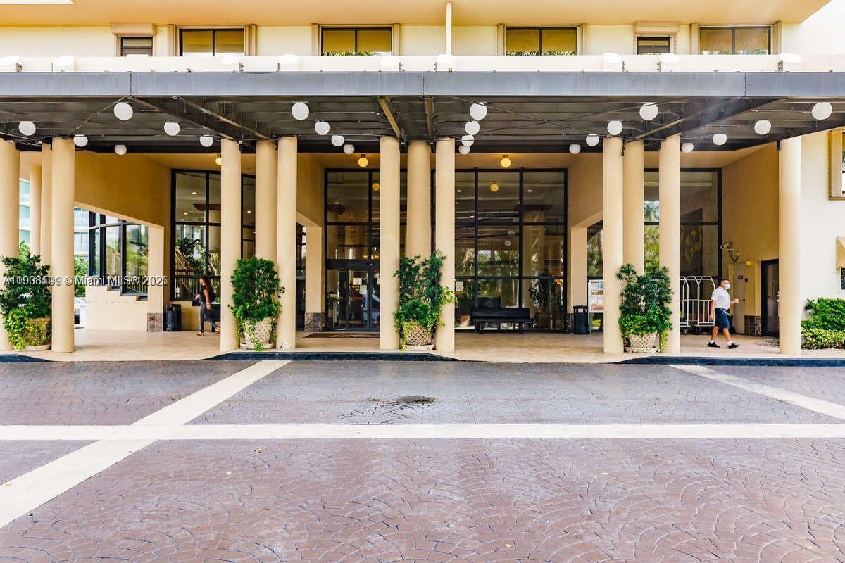 THE PLAZA OF BAL HARBOUR - Residential Lease