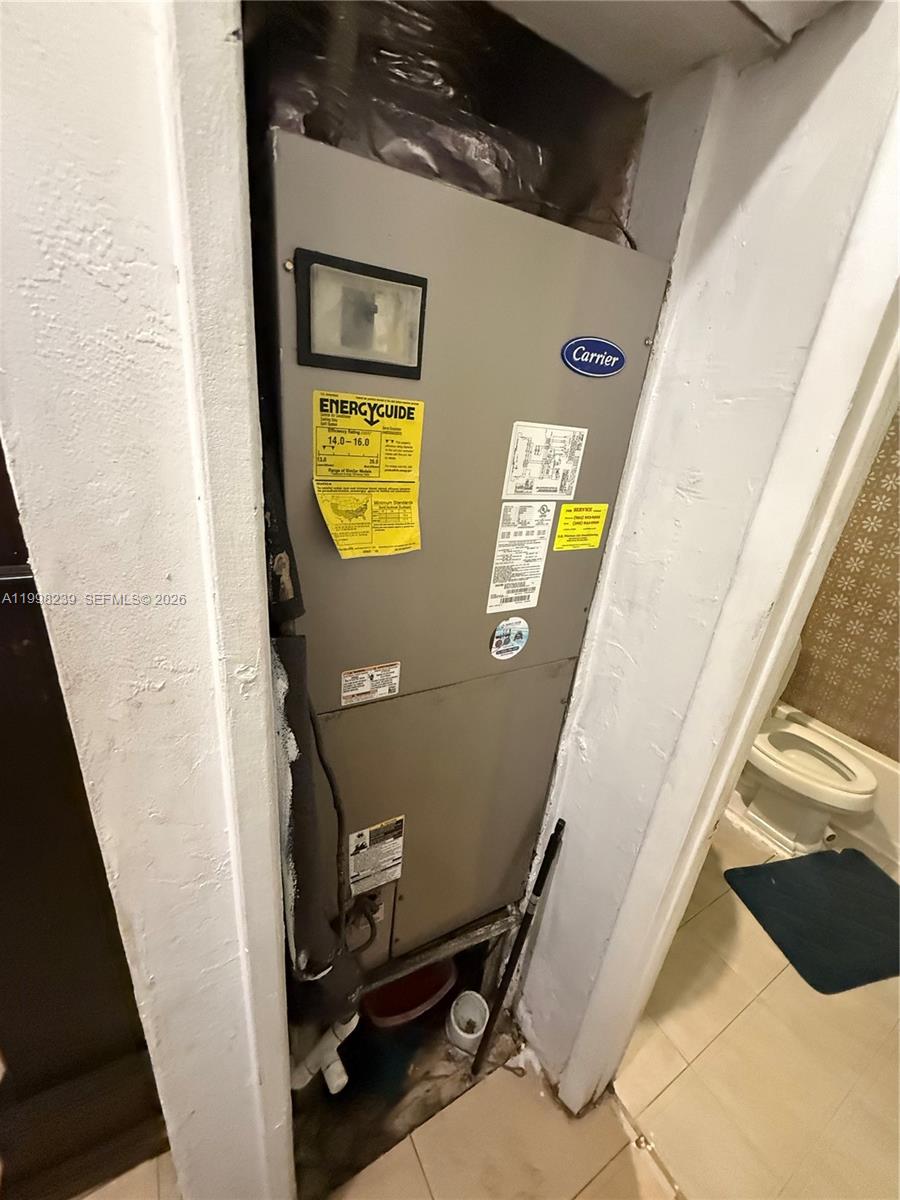 HYDE PARK FIRST SEC - Residential