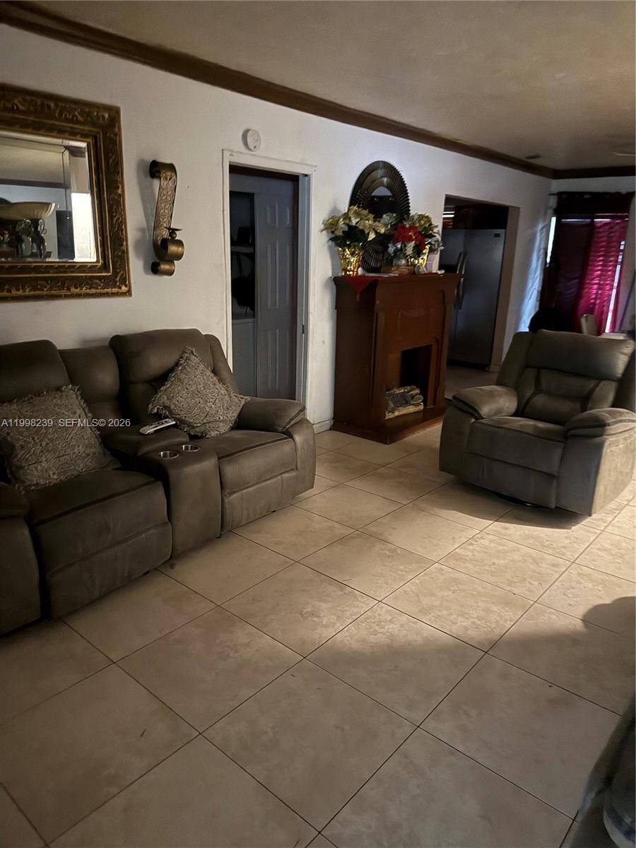 HYDE PARK FIRST SEC - Residential