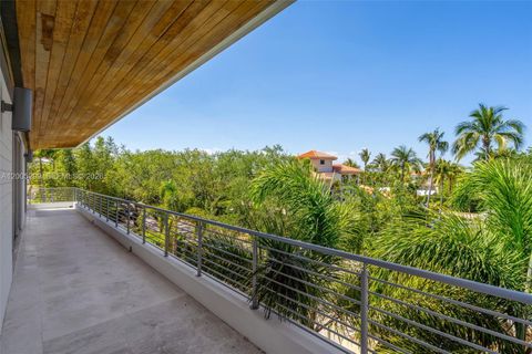 Tiny photo for 230 W Mcintyre St, Key Biscayne, FL 33149 (MLS # A12005299)