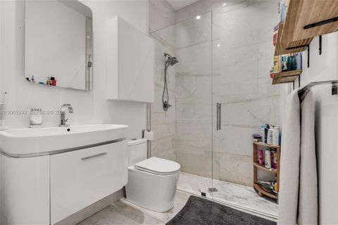 Tiny photo for 230 W Mcintyre St, Key Biscayne, FL 33149 (MLS # A12005299)