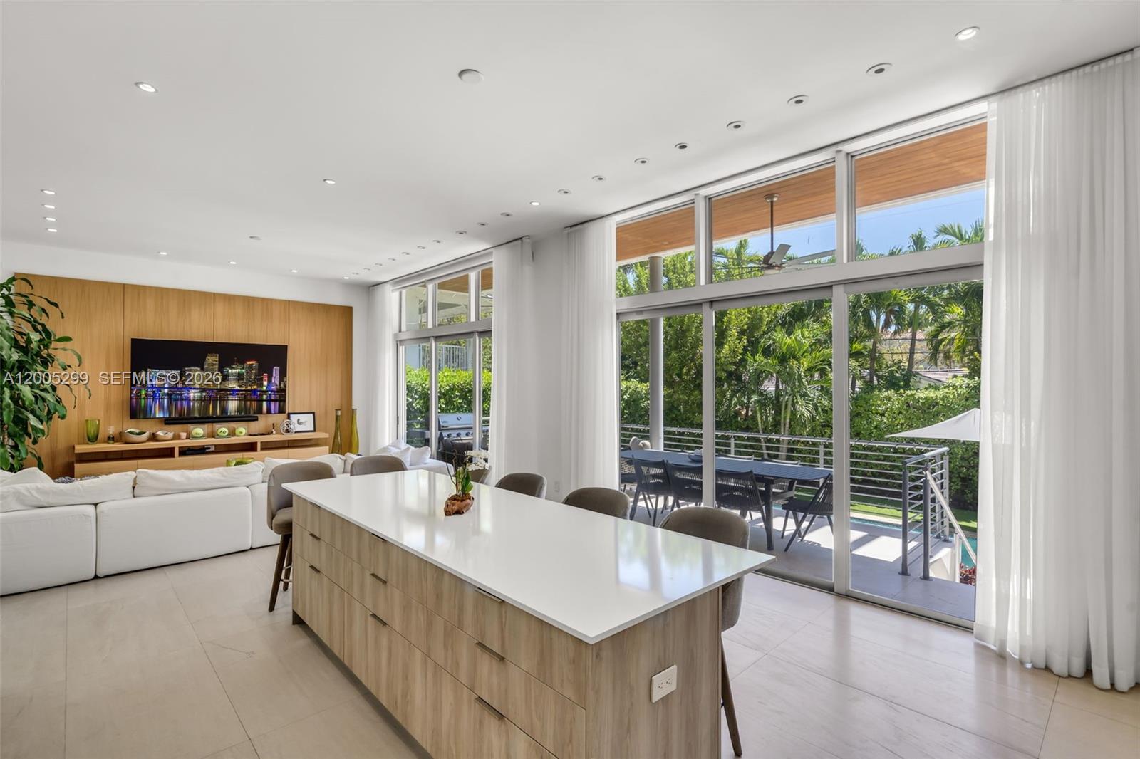 TROPICAL ISLE HOMES SUB - Residential