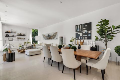 Tiny photo for 230 W Mcintyre St, Key Biscayne, FL 33149 (MLS # A12005299)