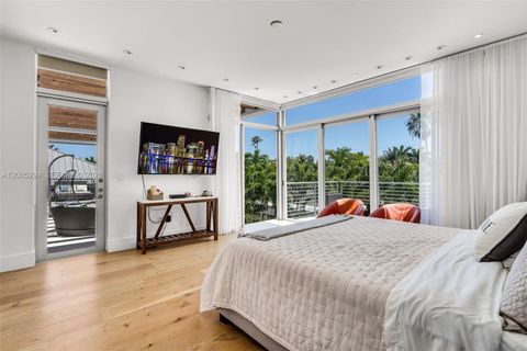 Tiny photo for 230 W Mcintyre St, Key Biscayne, FL 33149 (MLS # A12005299)