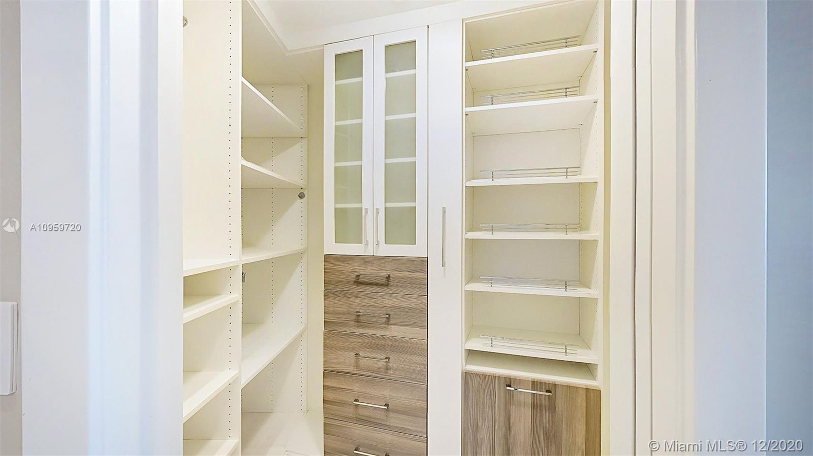 900 BISCAYNE BAY CONDO - Residential