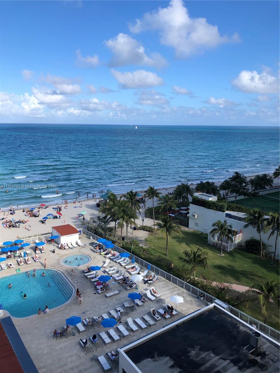 19201 Collins Ave 806
