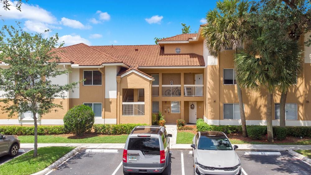 Rental Property at 802 Nw 92nd Ave 802, Plantation, Miami-Dade County, Florida - Bedrooms: 1 
Bathrooms: 1  - $1,800 MO.
