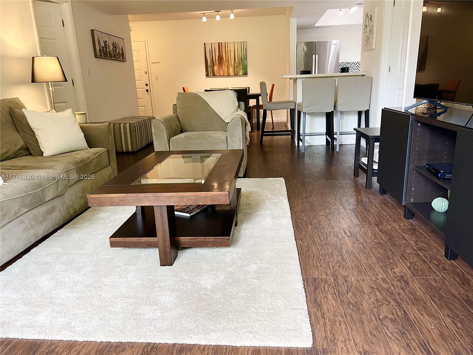 INVERWOOD CONDO - Residential