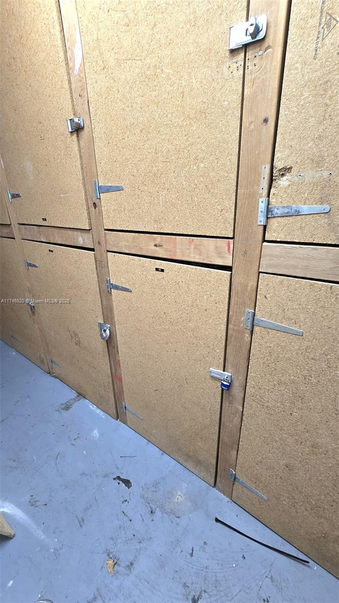 INVERWOOD CONDO - Residential