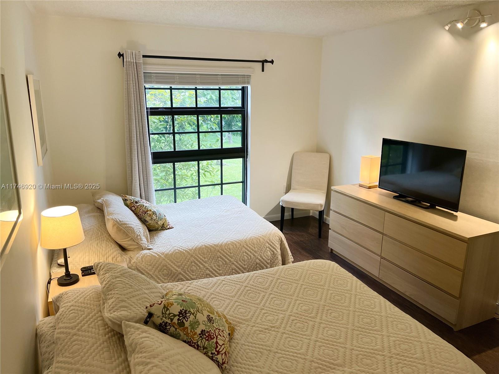 INVERWOOD CONDO - Residential