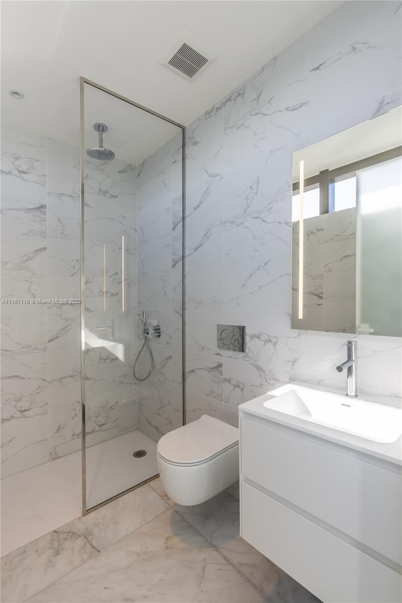 2000 Ocean - Residential