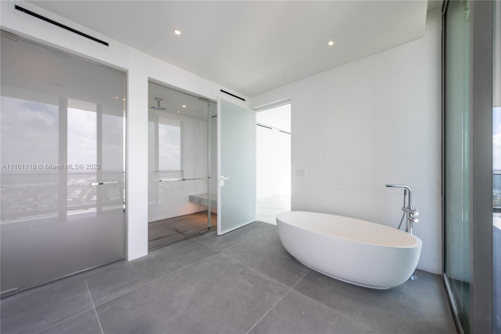 2000 Ocean - Residential